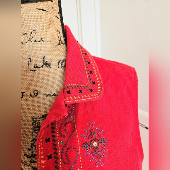 Graff by UM Company Embroidered Red Open Front Casual Vest - Picture 6 of 16